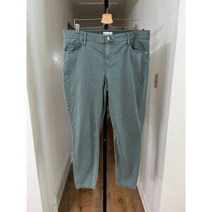 EUC Ava & Viv Women's Plus Size Pants Casual Fit Light Green